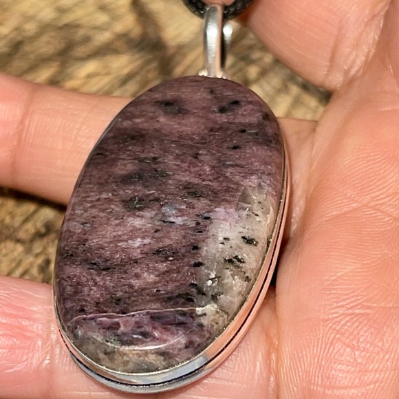 Beautiful Dark Purple Chariot Crystal Pendant 2 1/4” - Picture 7 of 14